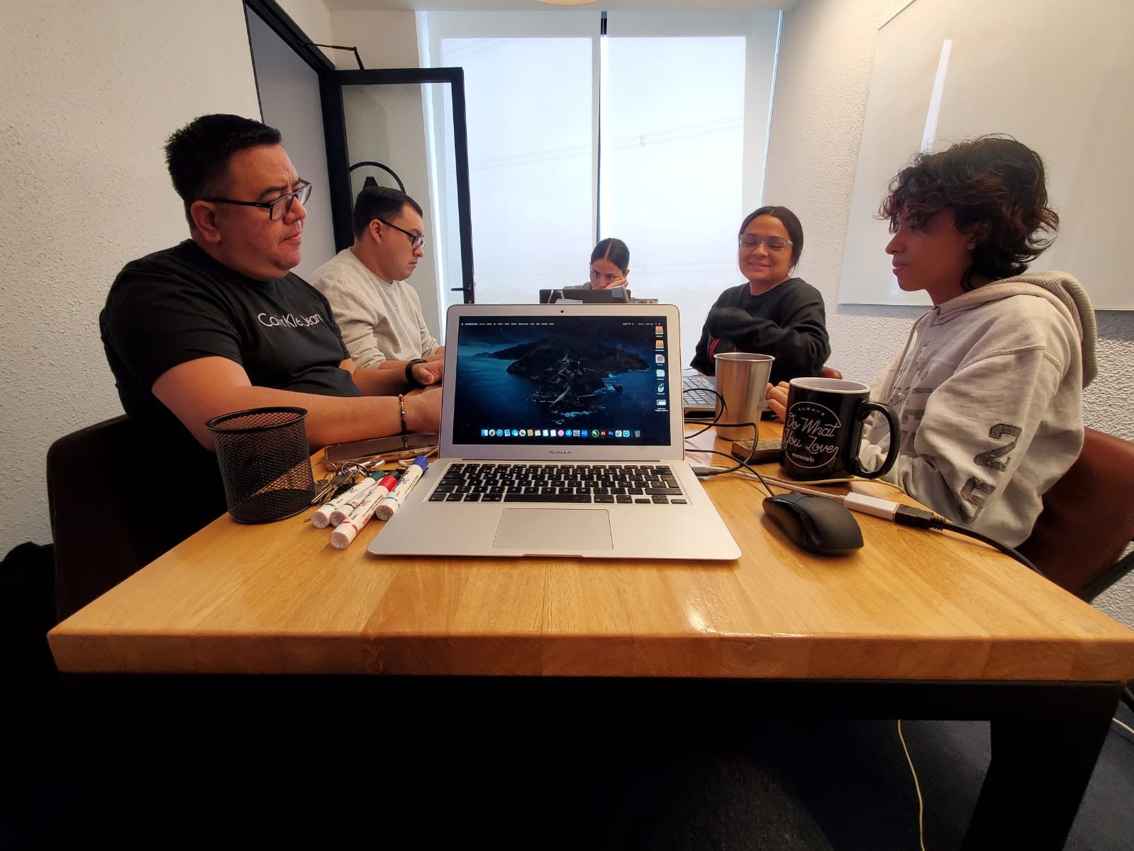 Grupo de alumnos trabajando